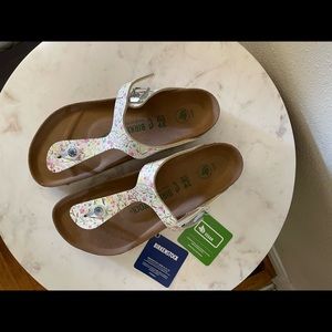 Birkenstock Gizeh BS vegan sandal “watercolor flower/white”